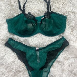 Victoria's Secret Teal and Black Lace Bra Set
